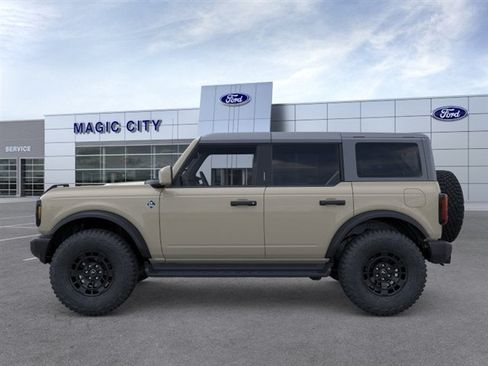 New 2026 Ford Bronco Outer Banks w/ Sasquatch Package AWD/4WD image 3