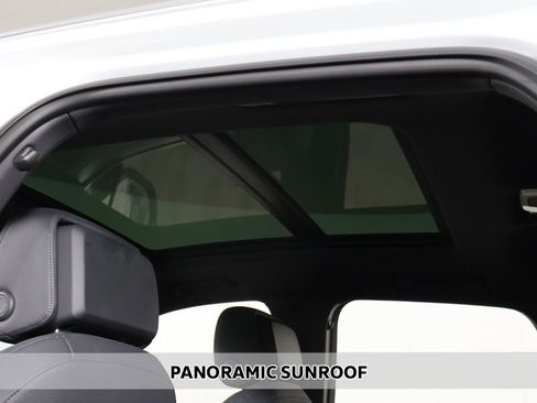 Used 2025 Audi Q3 2.0T Premium AWD/4WD image 3