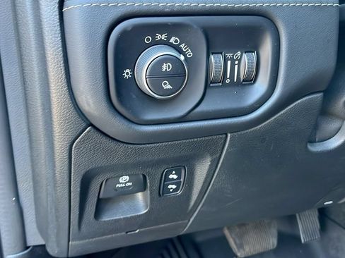 Used 2022 RAM 1500 Limited AWD/4WD image 11