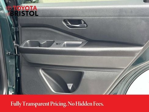 Used 2024 Nissan Pathfinder Rock Creek AWD/4WD image 21