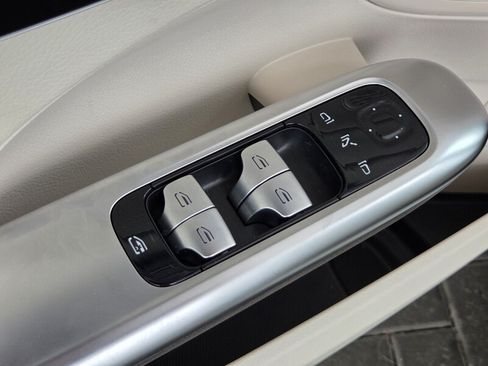 Certified 2026 Mercedes-Benz C 300 Sedan image 23