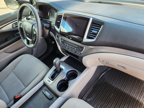 Used 2018 Honda Pilot EX image 16