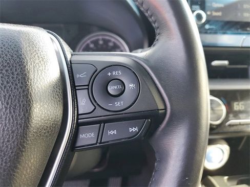 Used 2022 Toyota Venza LE image 27