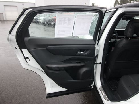 Certified 2023 Nissan Ariya FWD image 26