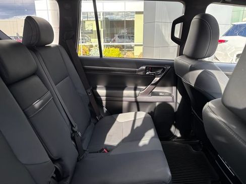 Used 2022 Lexus GX 460 w/ Black Line Special Edition AWD/4WD image 11