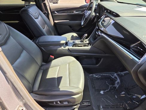 Used 2022 Cadillac XT6 Sport w/ LPO, Premium Carpet Package AWD/4WD image 17