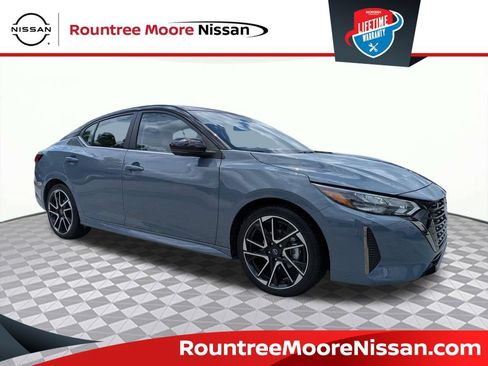 Used 2025 Nissan Sentra SR w/ SR Premium Package FWD image 1