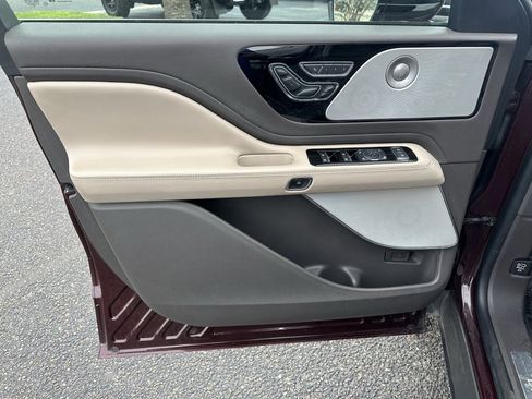 Used 2022 Lincoln Aviator Reserve w/ Equipment Group 201A image 10