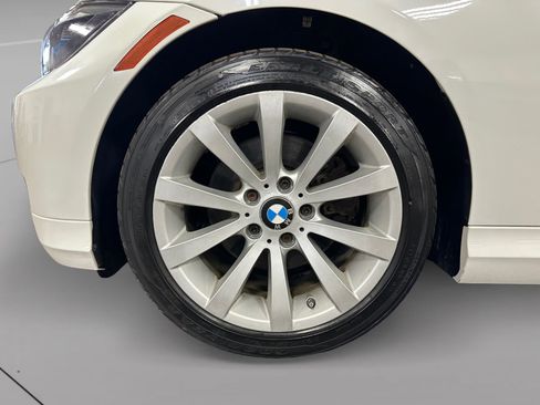 Used 2011 BMW 328i xDrive Sedan AWD/4WD image 14