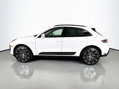 Certified 2026 Porsche Macan AWD/4WD image 2