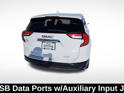 Used 2024 GMC Terrain SLE image 8