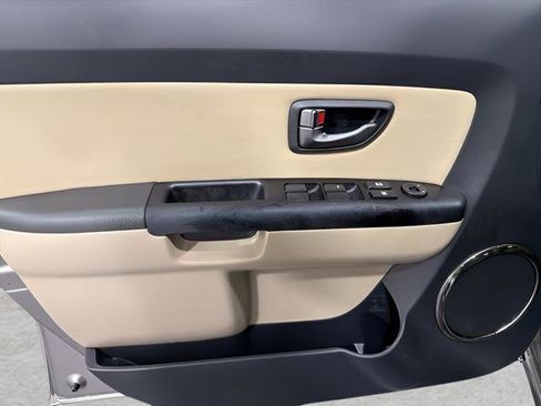Used 2010 Kia Soul ! FWD image 9