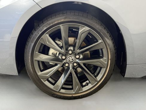 Used 2025 Toyota Corolla SE w/ Convenience Package FWD image 14