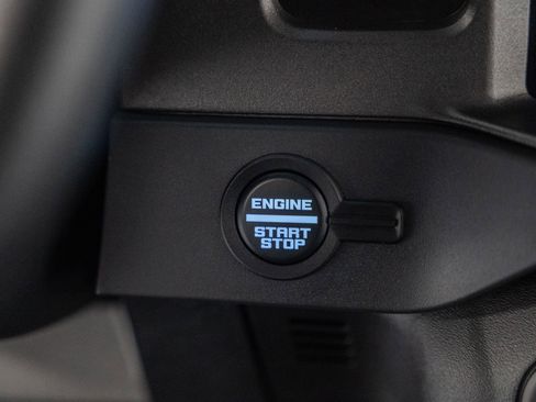 Used 2025 Ford Bronco Badlands image 31