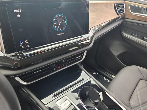 Certified 2026 Volkswagen Atlas SE w/ Panoramic Sunroof Package FWD image 23