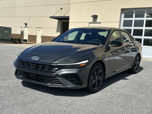 New 2026 Hyundai Elantra SEL Sport Premium FWD image 2