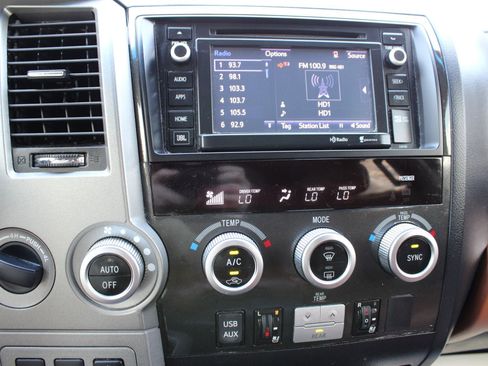 Used 2016 Toyota Sequoia Platinum image 35