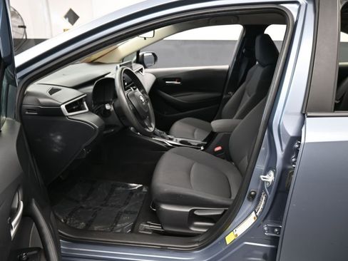 Used 2021 Toyota Corolla LE image 11