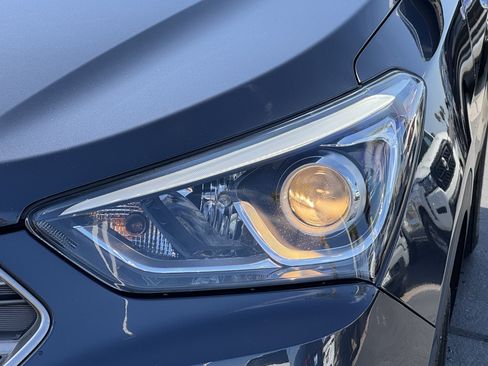 Used 2017 Hyundai Santa Fe Sport image 6