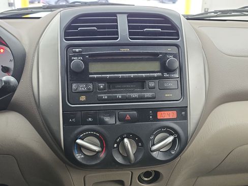 Used 2005 Toyota RAV4 2WD image 17