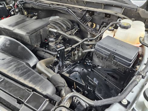 Used 2024 GMC Sierra 2500 SLE w/ SLE Value Package; image 19