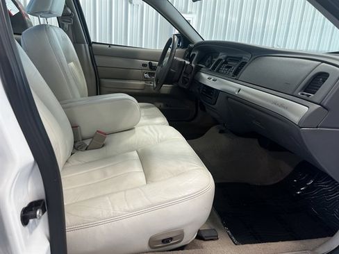 Used 2008 Mercury Grand Marquis LS image 23