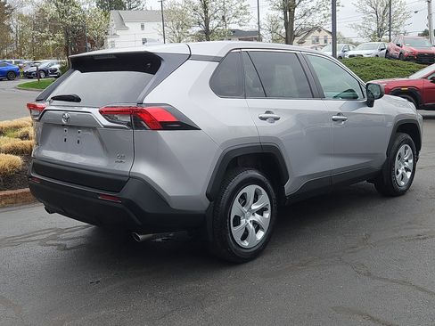 Used 2022 Toyota RAV4 LE AWD/4WD image 2