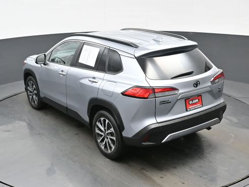 Used 2022 Toyota Corolla Cross XLE image 39