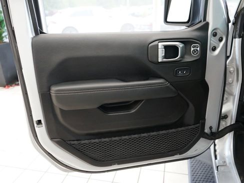 Used 2023 Jeep Wrangler Unlimited Sahara AWD/4WD image 24