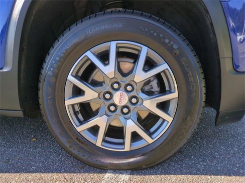 Used 2023 GMC Acadia SLT image 11