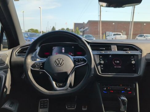 Used 2022 Volkswagen Tiguan SE R-Line image 33