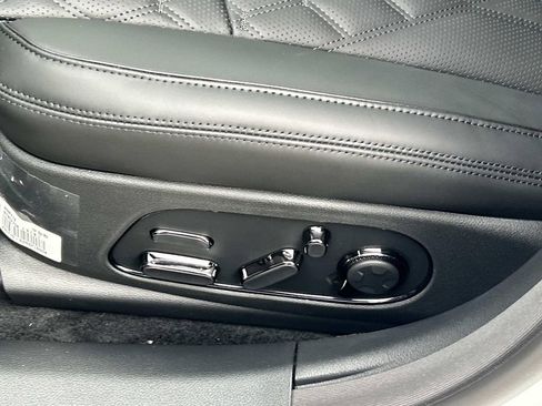 New 2026 Genesis G90 3.5T Prestige image 15