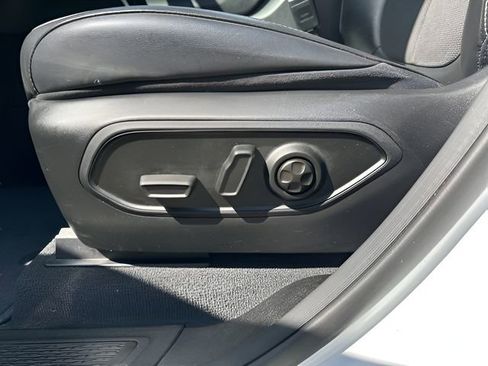 Used 2023 Jeep Grand Cherokee L Laredo image 12