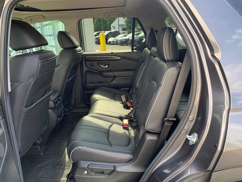 Used 2025 Honda Pilot Elite image 25