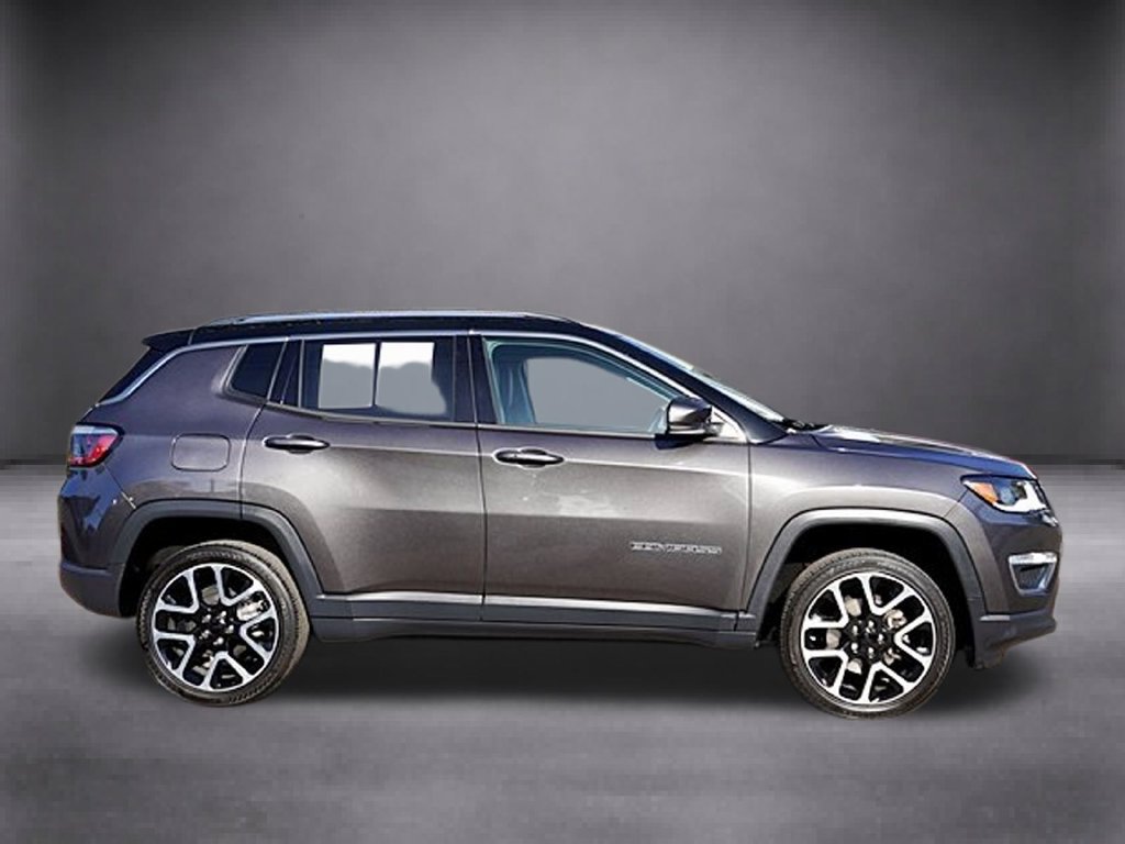 Used 2018 Jeep Compass Limited w/ Navigation Group AWD/4WD image 3