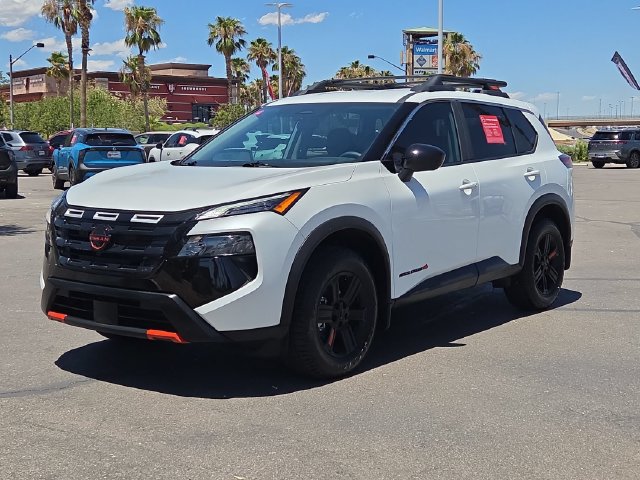 Used 2026 Nissan Rogue SV AWD/4WD image 2