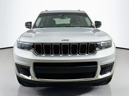 Used 2021 Jeep Grand Cherokee L Limited AWD/4WD image 2