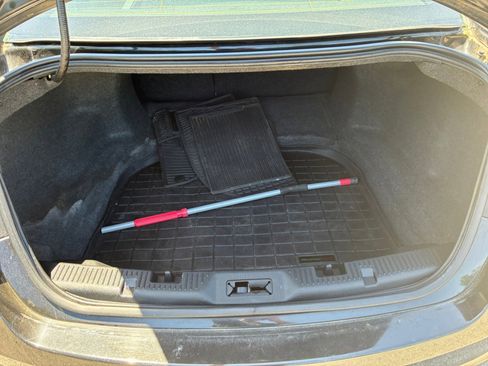 Used 2010 Ford Taurus Limited FWD image 9