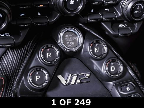 Used 2023 Aston Martin V12 Vantage Roadster image 33