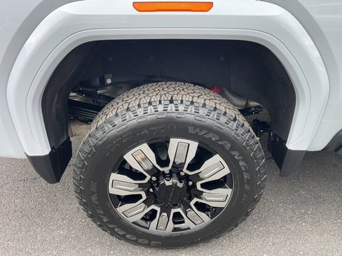 New 2026 GMC Sierra 3500 Denali w/ Denali Reserve Package image 11