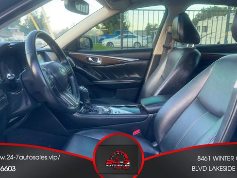 Used 2018 INFINITI Q50 Luxe w/ Essential Package (3.0T Luxe) image 11