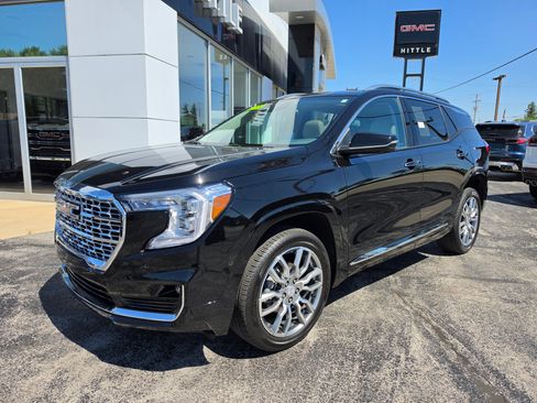 Used 2023 GMC Terrain Denali w/ Denali Premium Package AWD/4WD image 1