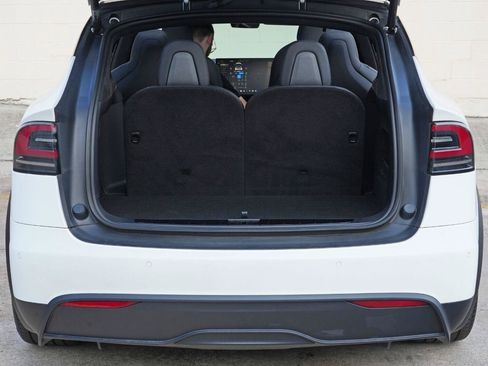 Used 2022 Tesla Model X AWD/4WD image 9