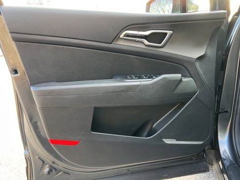 Certified 2023 Kia Sportage LX image 11