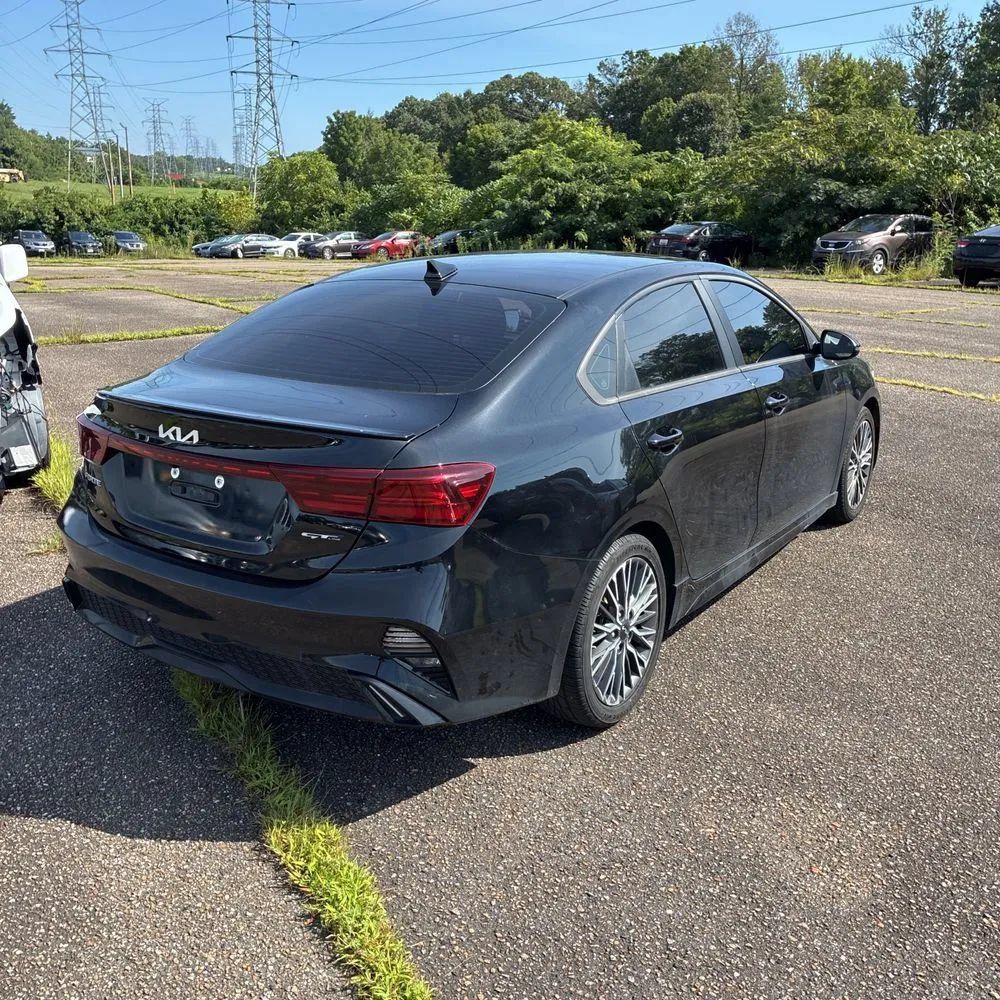Used 2023 Kia Forte GT-Line w/ GT-Line Premium Package FWD image 4
