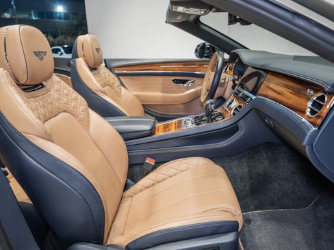 Used 2021 Bentley Continental GT AWD/4WD image 2