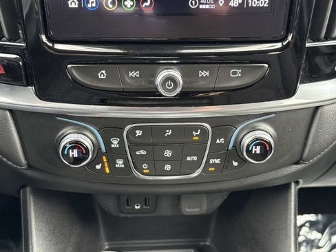 Used 2023 Chevrolet Traverse LT image 5