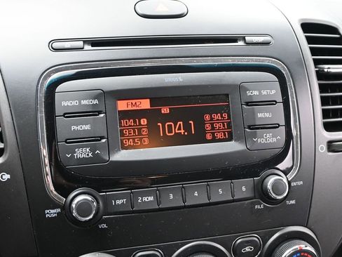 Used 2018 Kia Forte LX image 18