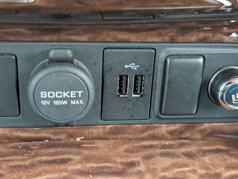 Used 2018 Nissan Armada Platinum w/ Captain Seat Package image 18