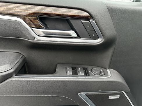 Used 2025 GMC Sierra 1500 Elevation image 7